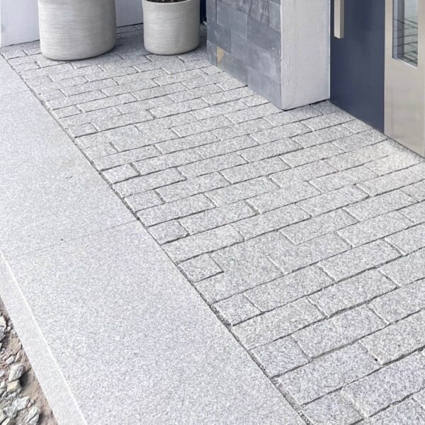 Stopień / Blok granitowy G603 New Bianco Cristal 130x35x15 cm