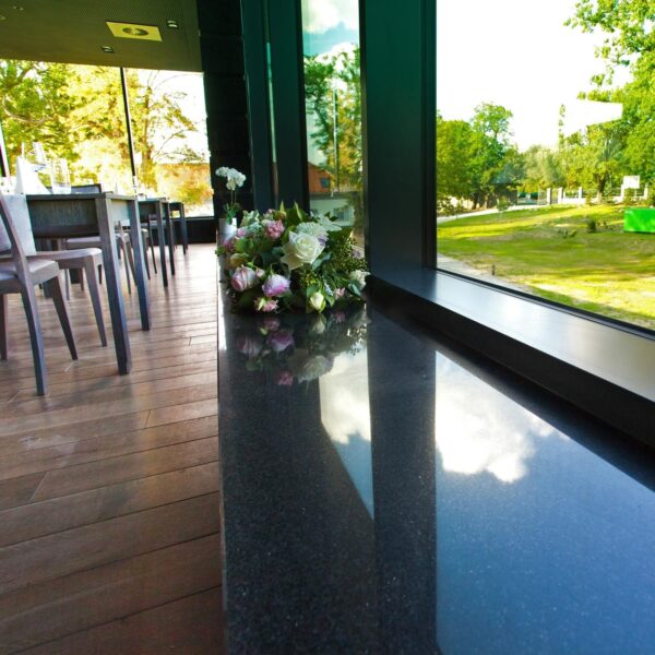 Stopień granitowy / parapet G684 Black Pearl polerowany 150x33x2 cm